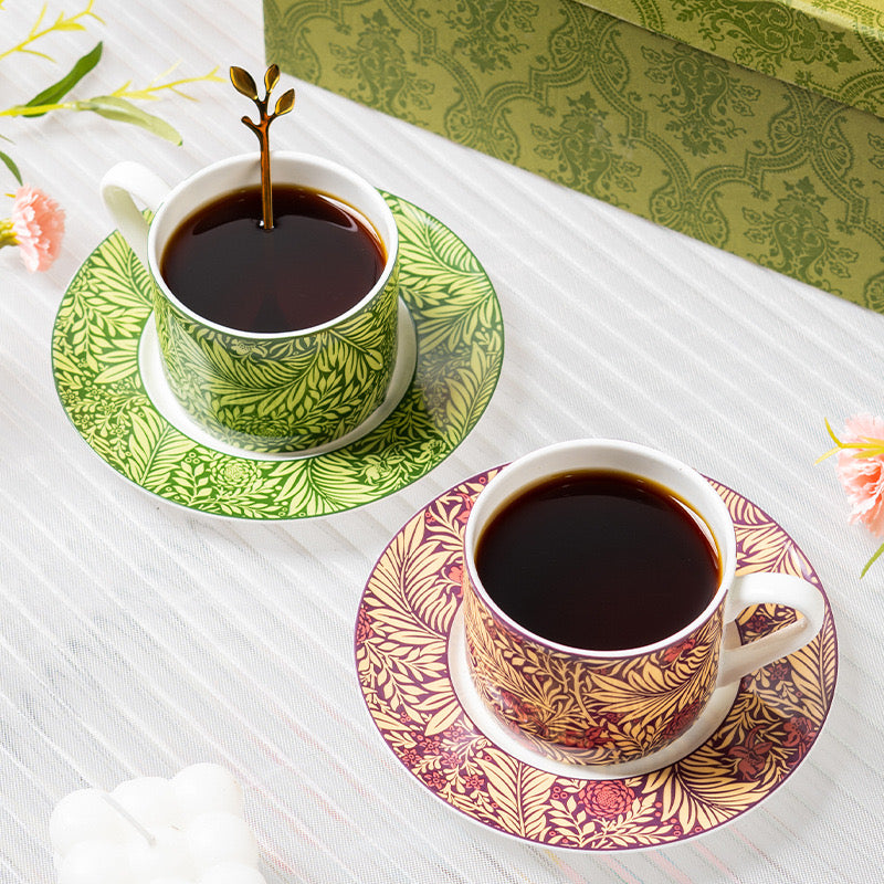 #076 Vintage Tea Cups Set