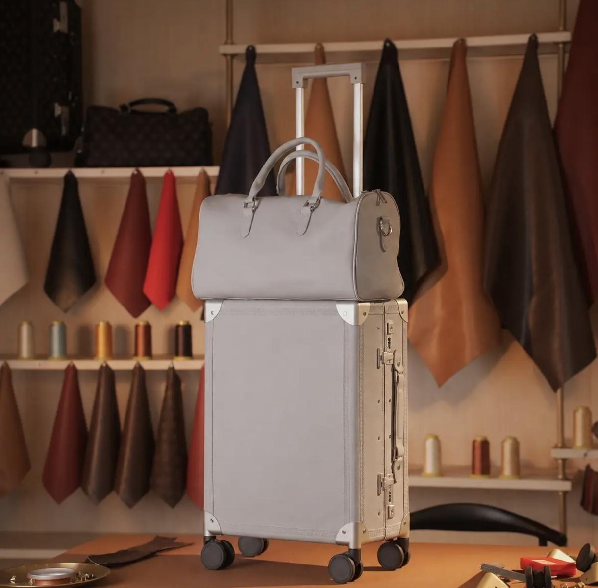 24-inch Pre-Vintage Leather Luggage with Zinc Alloy Telescopic Handle and Universal Wheels for Travel Use