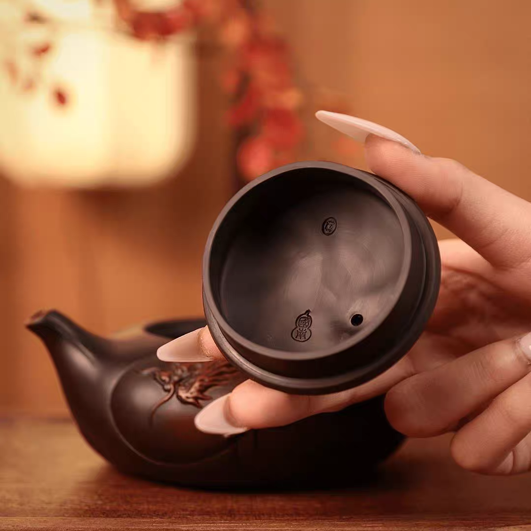 Fish‑Dragon Relief Whistling Zitao Teapot 300ml