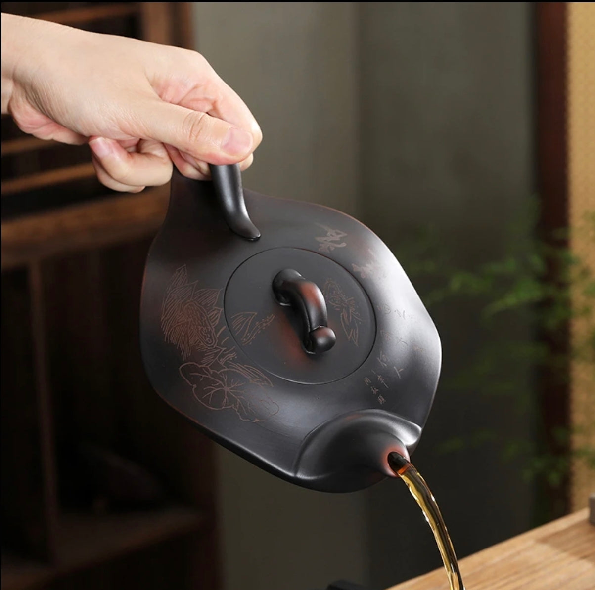 Zitao Water‑Yun‑Jian Phoenix‑Whistling Teapot, Hand‑Carved Lotus Pattern 400ml