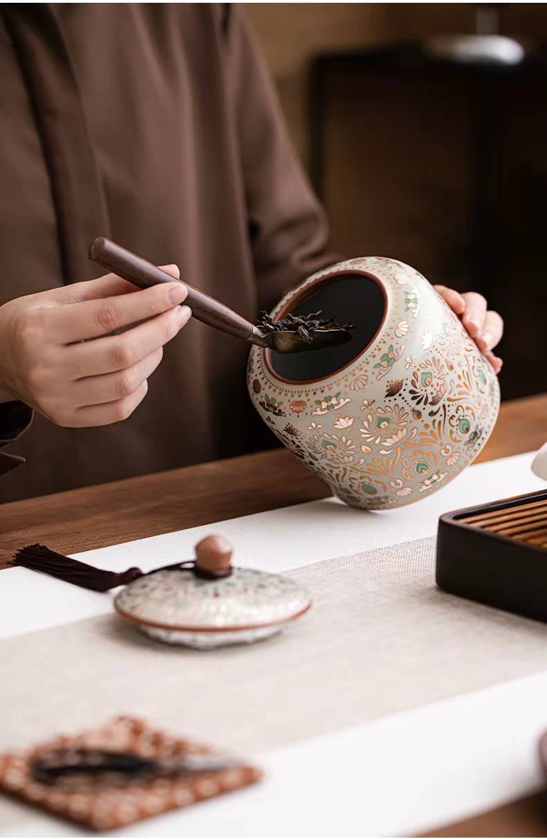 Dunhuang Phoenix‑Feather Pattern Ru‑Ware Tea Canister (700ml)